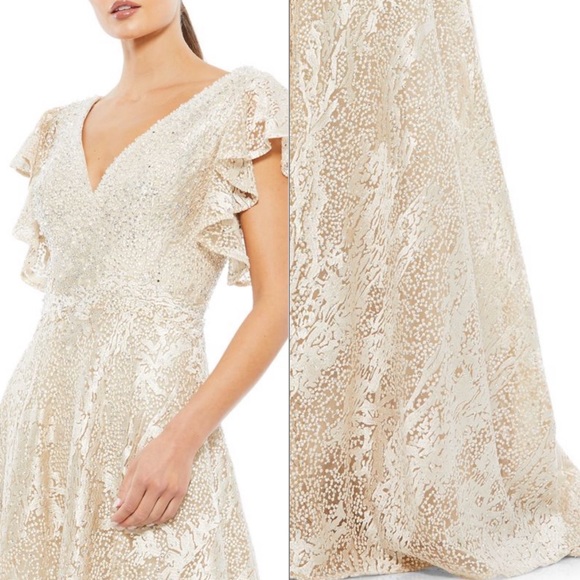 MAC DUGGAL
V-Neck Embellished Gown in Ivory Nude color - Picture 4 of 4